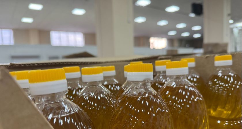 Янтарная отрава в прозрачной бутылке: Роскачество назвало худшие бренды растительного масла