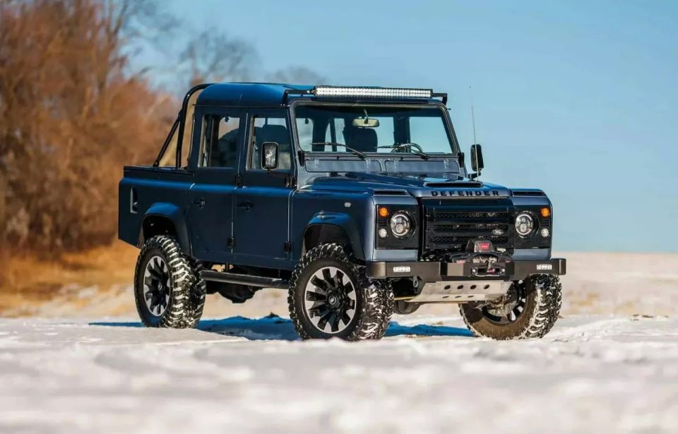 Умельцы превратили ржавый Land Rover Defender 1987 года выпуска в современный вездеход — посмотрите, что вышло