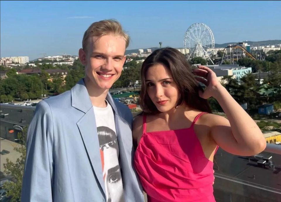«Стесняюсь»: звезда сериала «Ваша честь» Владислав Миллер женится на коллеге Анттонен-Шестаковой