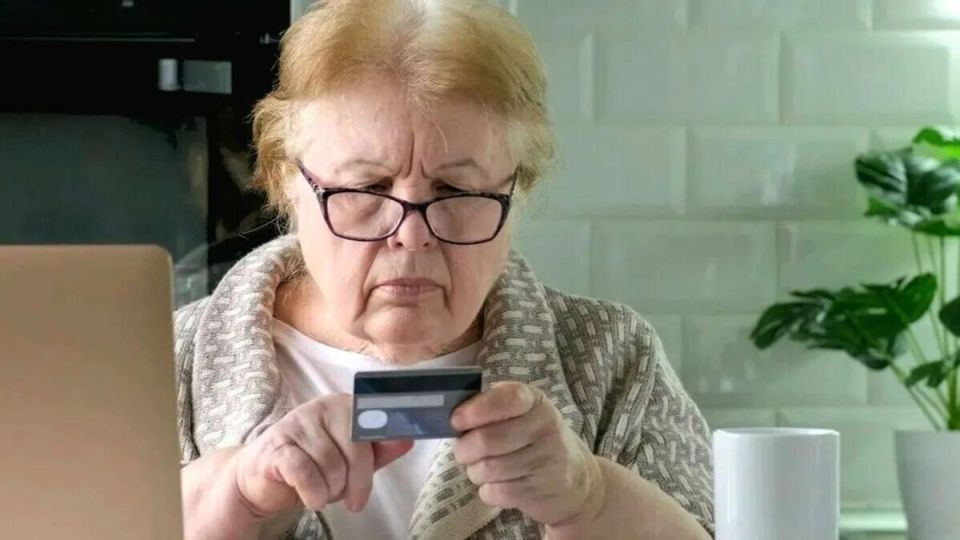 Как забытые карты могут стать источником долгов: что нужно знать