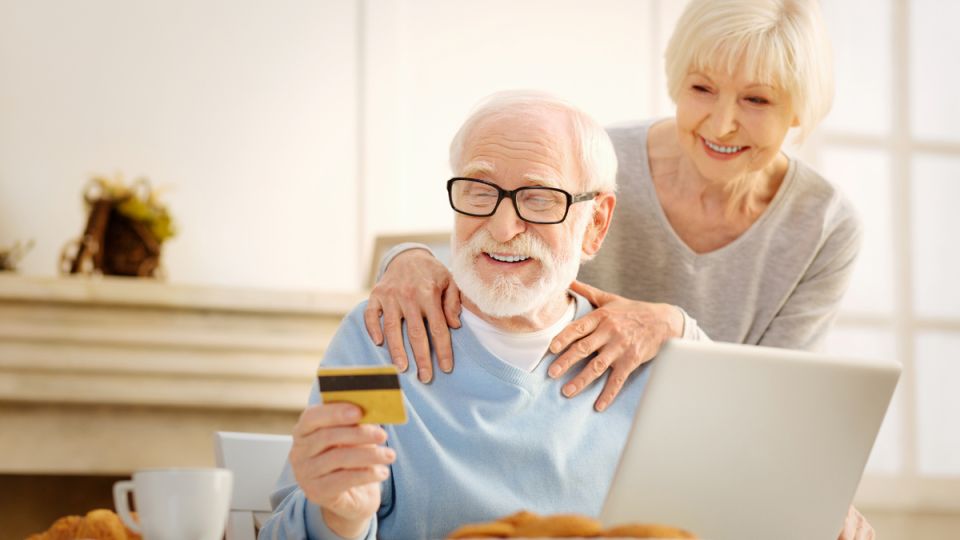 Пенсионеры больше не платят: новые льготы и отмены сборов