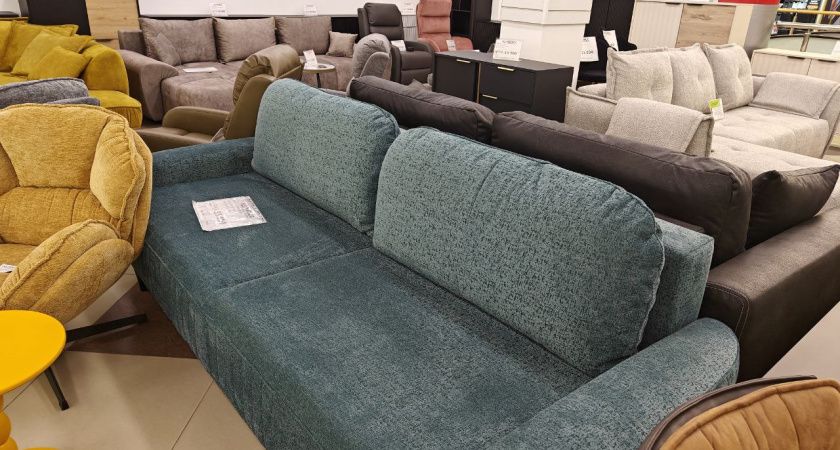 Вино, жир и следы праздника: советы по спасению дивана