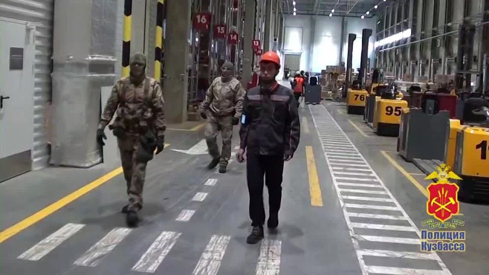 В Кемерове в ходе операции «Нелегал-2025» сотрудники полиции провели масштабный рейд по соблюдению миграционного законодательства