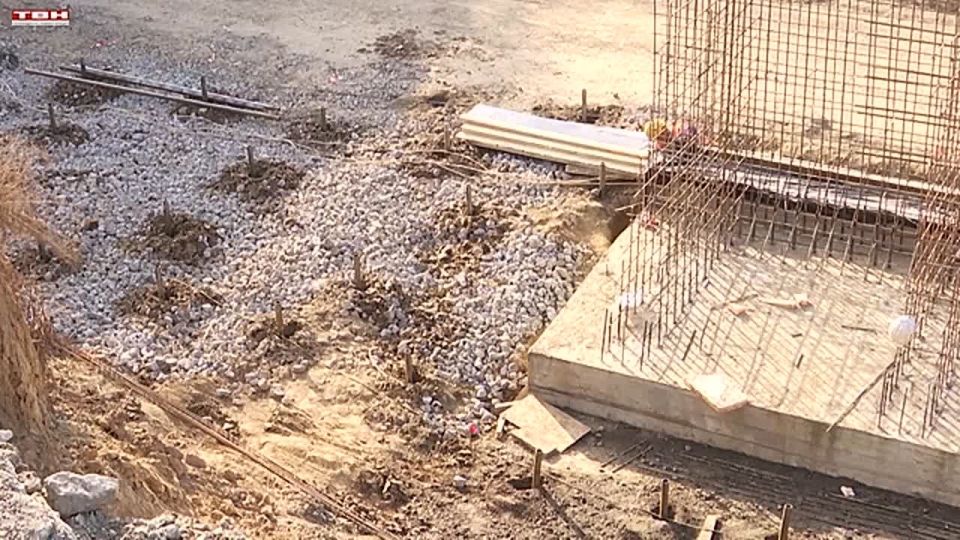 Новоильинский тоннель обретает стены