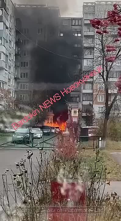 Машина полностью сгорела: легковушка вспыхнула из-за нарушения правил сварочных работ в Новокузнецке