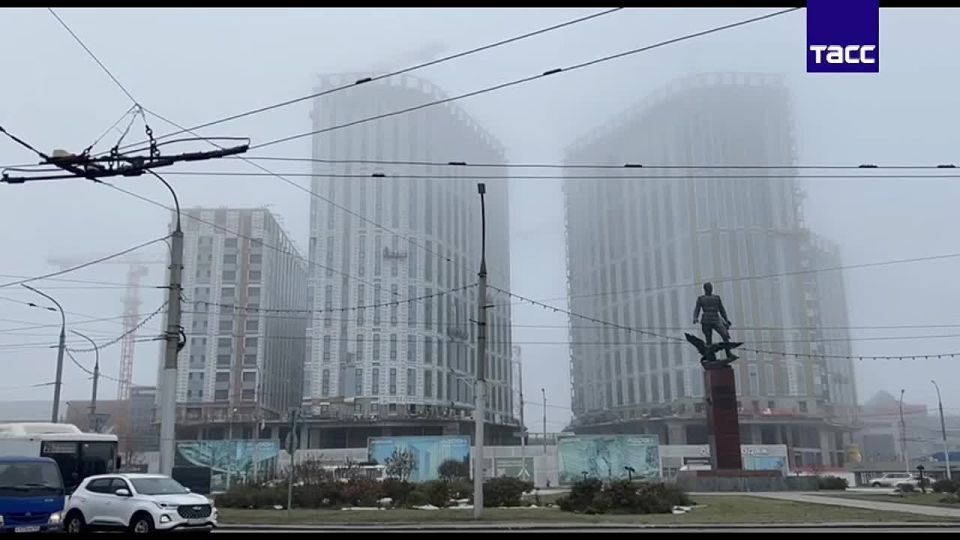 Прибытие девяти рейсов задерживается в новосибирском аэропорту Толмачево на фоне густого тумана, следует из данных онлайн-табло