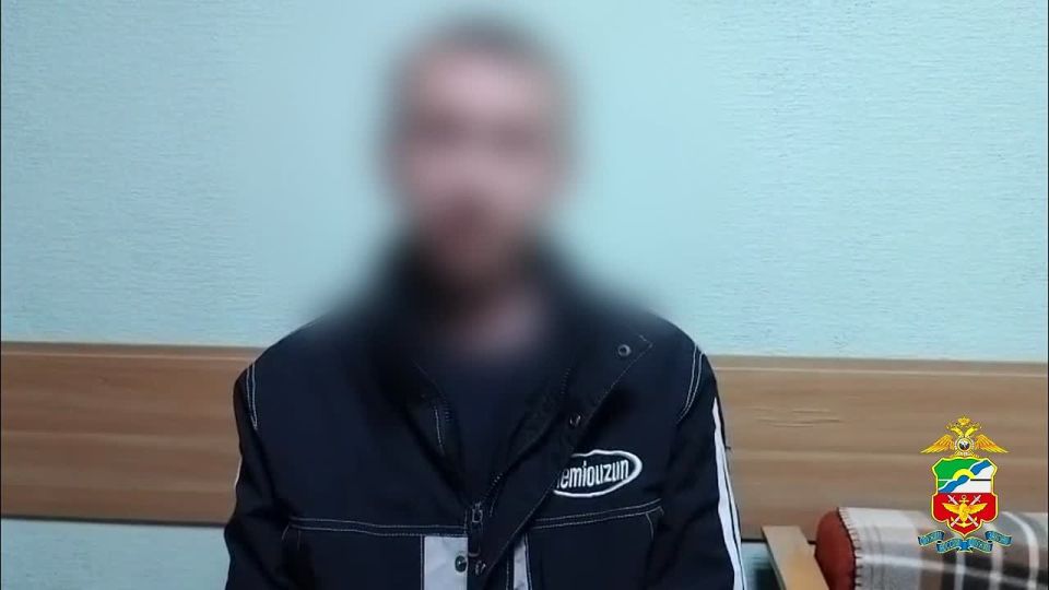 В Кузбассе транспортные полицейские задержали мужчину, в сумке которого находилось полкилограмма марихуаны