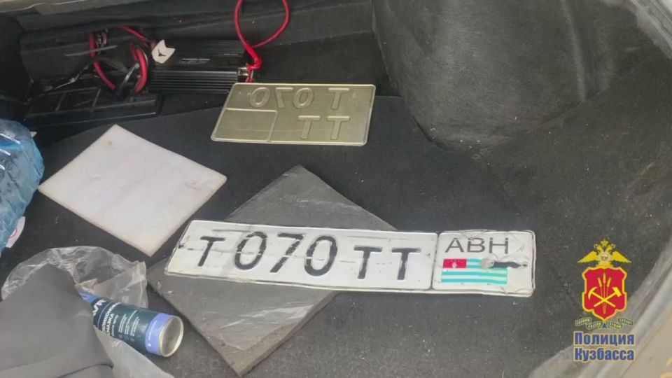 В Кемерове полицейские составили 26 протоколов на задержанного в результате погони лихача