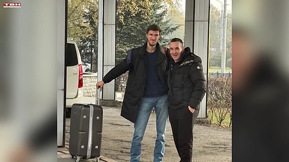 Состав «Металлурга» пополнил самый высокий хоккеист ВХЛ