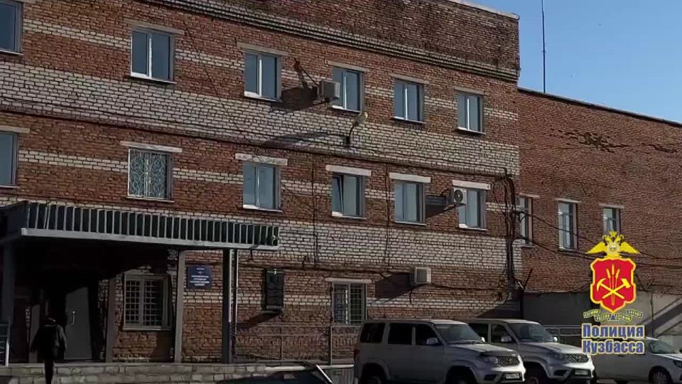 В Белове арестован на 5 суток горожанин, который в состоянии наркотического опьянения разгуливал с ножом в руках