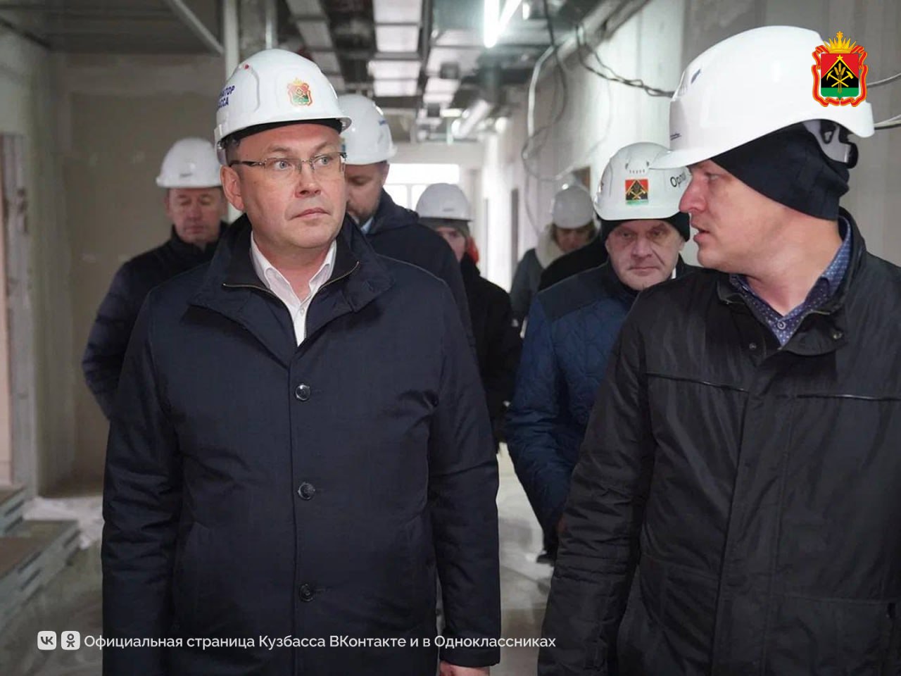 Губернатор Илья Середюк проверил ход строительства детской поликлиники в Белове Губернатор Илья Середюк проверил ход строительства детской поликлиники в Белове