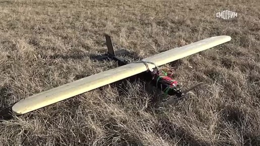 Испытания нового беспилотника провели на полигоне Минобороны РФ. Инженеры из Кемеровской области применили уникальную для авиации технологию – дрон "Урса" собрали из низкотемпературных полимеров
