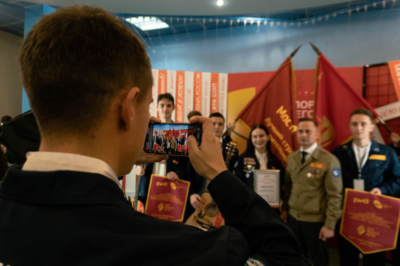 В ОмГУПС на фестивале «Транспорт будущего» назвали лучшие железнодорожные студенческие отряды по итогам трудового семестра 2025 года В ОмГУПС на фестивале «Транспорт будущего» назвали лучшие железнодорожные студенческие отряды по итогам трудового семестра 2025 года