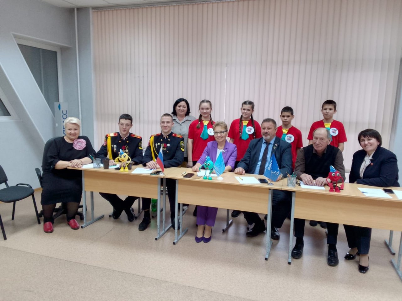 В Кузбассе прошел 15-й региональный конкурс по ПДД среди воспитанников детских домов и школ-интернатов В Кузбассе прошел 15-й региональный конкурс по ПДД среди воспитанников детских домов и школ-интернатов