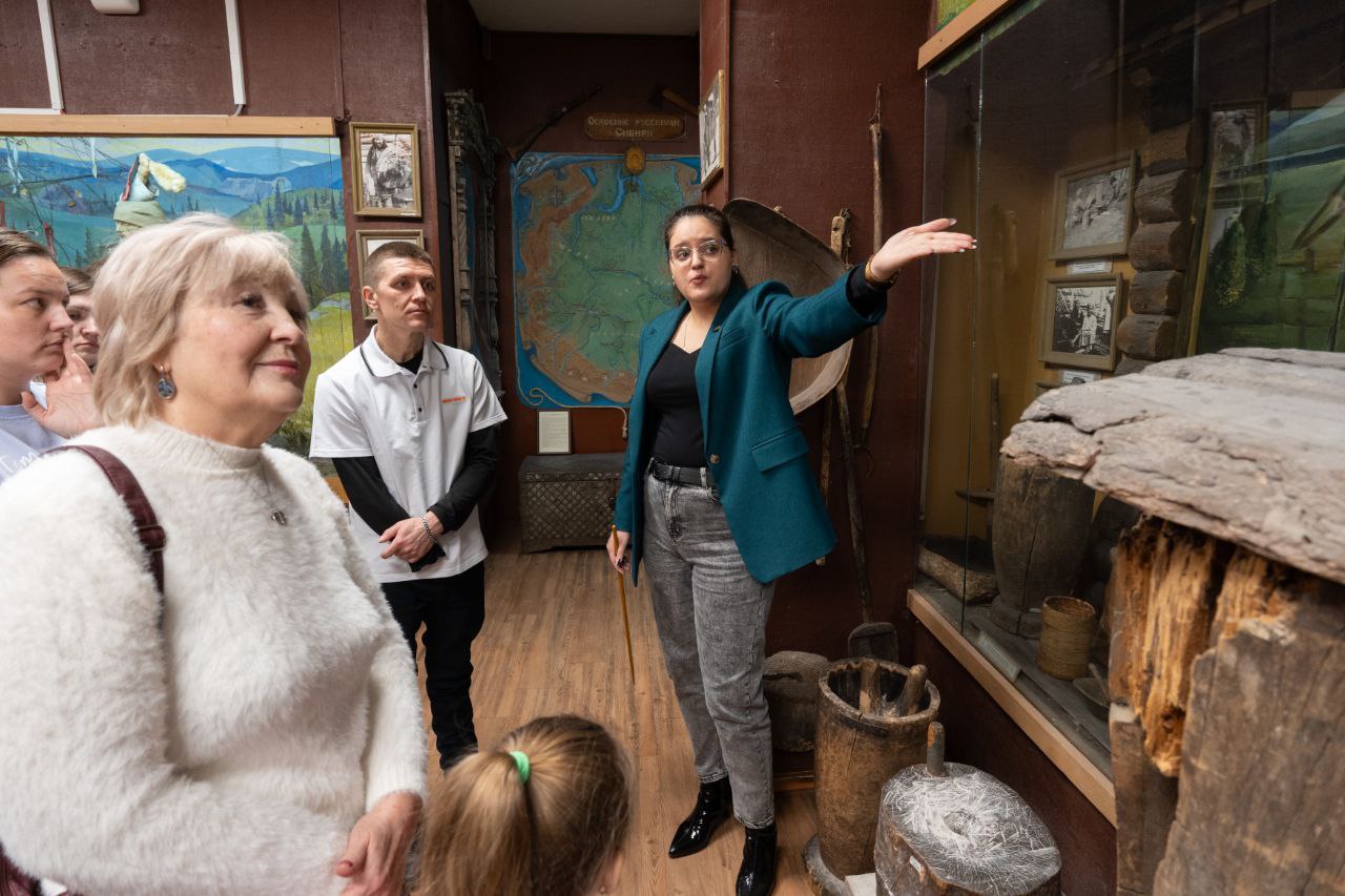 В Кемерове семьи участников СВО посетили планетарий и музей «Археология, этнография и экология Сибири» КемГУ В Кемерове семьи участников СВО посетили планетарий и музей «Археология, этнография и экология Сибири» КемГУ