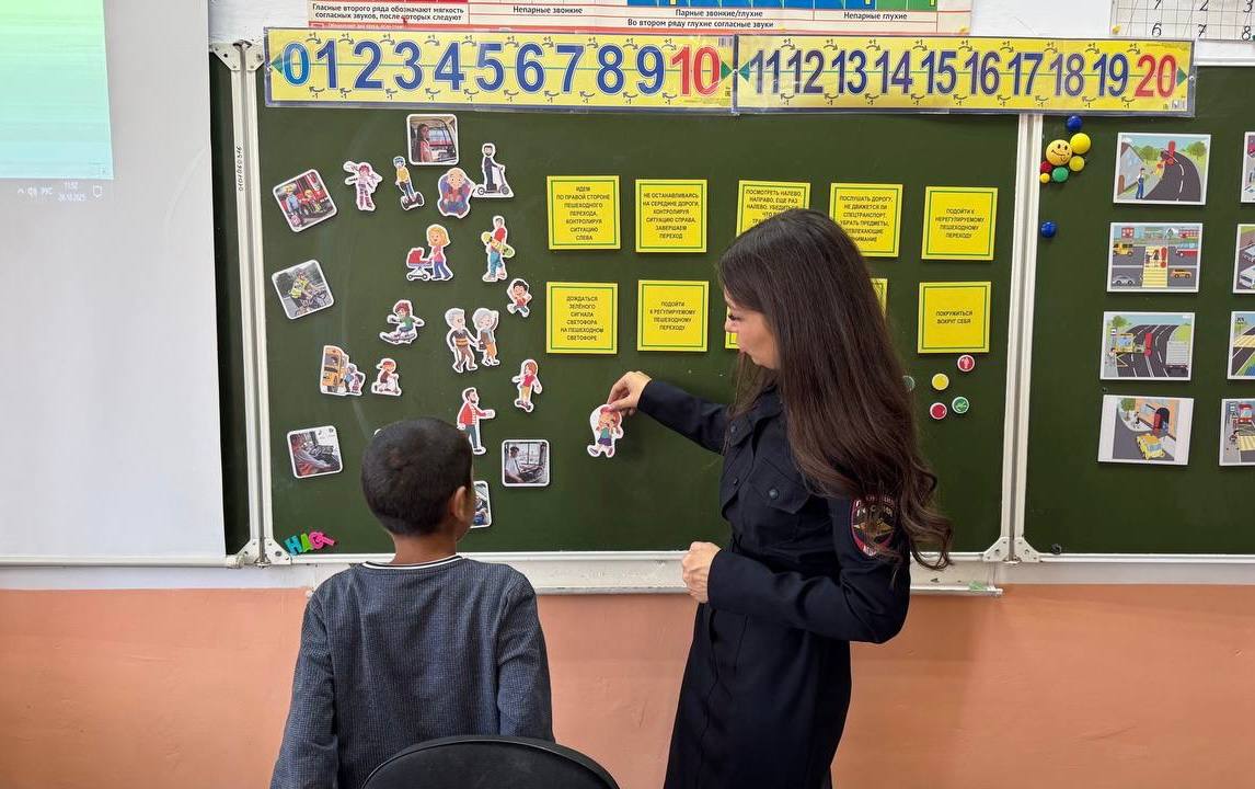 Сотрудники Госавтоинспекции г. Междуреченска провели занятие со школьниками о правилах дорожной безопасности Сотрудники Госавтоинспекции г. Междуреченска провели занятие со школьниками о правилах дорожной безопасности