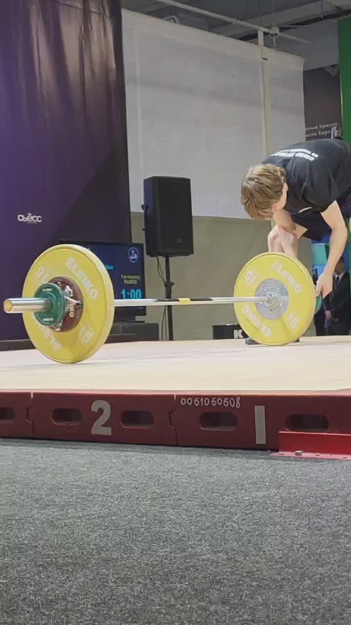 Больше сотни сильнейших мужчин и женщин собрались в Кемерове