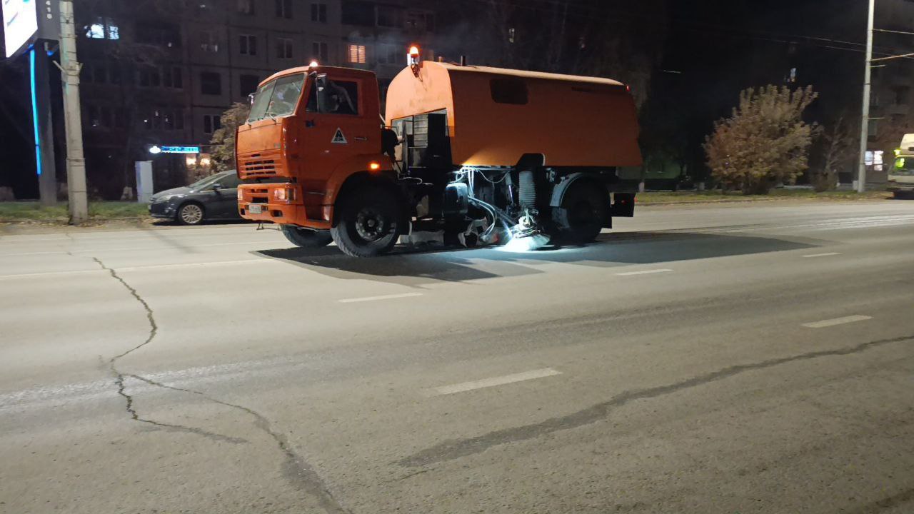 Дорожные службы сегодня работают во всех районах города