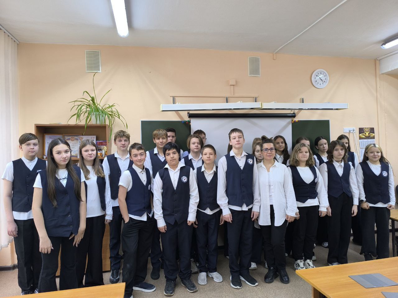 Школьники Кузбасса узнали историю Дня народного единства Школьники Кузбасса узнали историю Дня народного единства