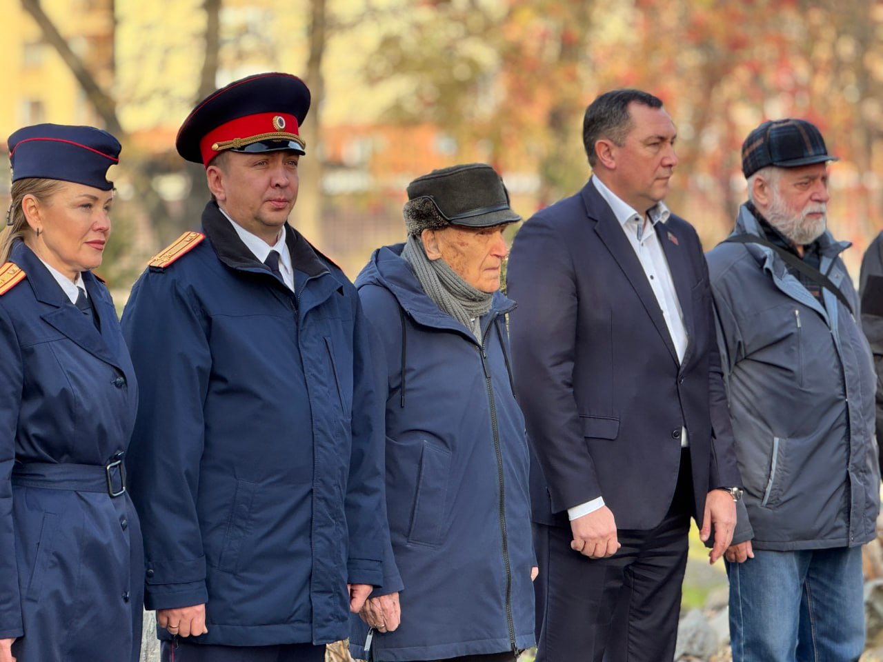 В Кузбассе сотрудники СК России совместно с ветераном Великой Отечественной войны высадили памятную аллею В Кузбассе сотрудники СК России совместно с ветераном Великой Отечественной войны высадили памятную аллею