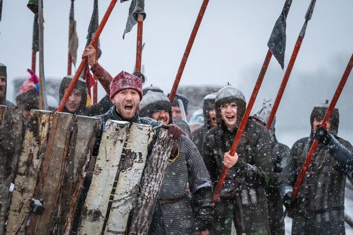 Крупнейшая в истории Сибири реконструкция Московской битвы — одного из решающих событий Смутного времени — состоялась в Омске в рамках всесибирского военно-исторического фестиваля «1612 — спасители Отечества», приуроченного... Крупнейшая в истории Сибири реконструкция Московской битвы — одного из решающих событий Смутного времени — состоялась в Омске в рамках всесибирского военно-исторического фестиваля «1612 — спасители Отечества», приуроченного...