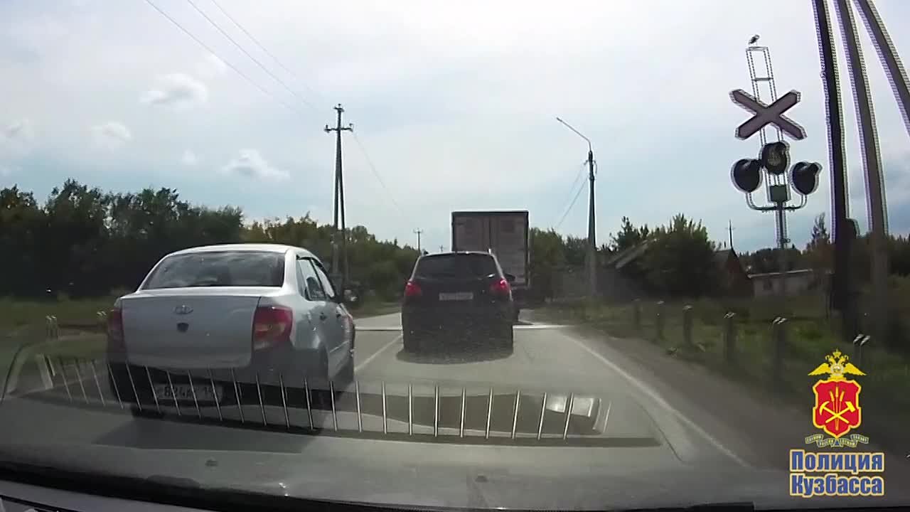 В Кемерове по материалам «Мобильного патруля» полицейские привлекли к ответственности водителя за обгон с созданием аварийной ситуации