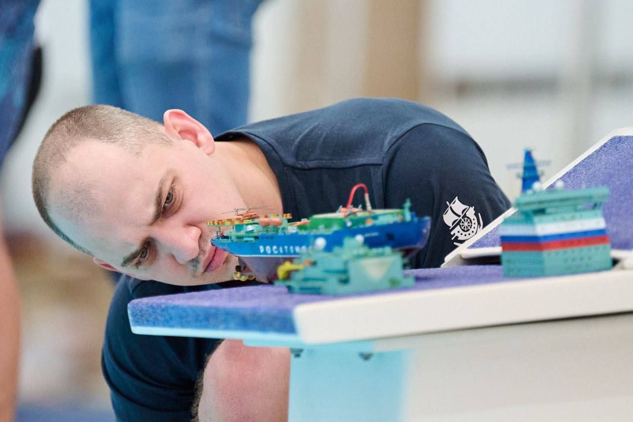 Кемеровчане в составе сборной региона стали победителями Всероссийских соревнований по судомодельному спорту