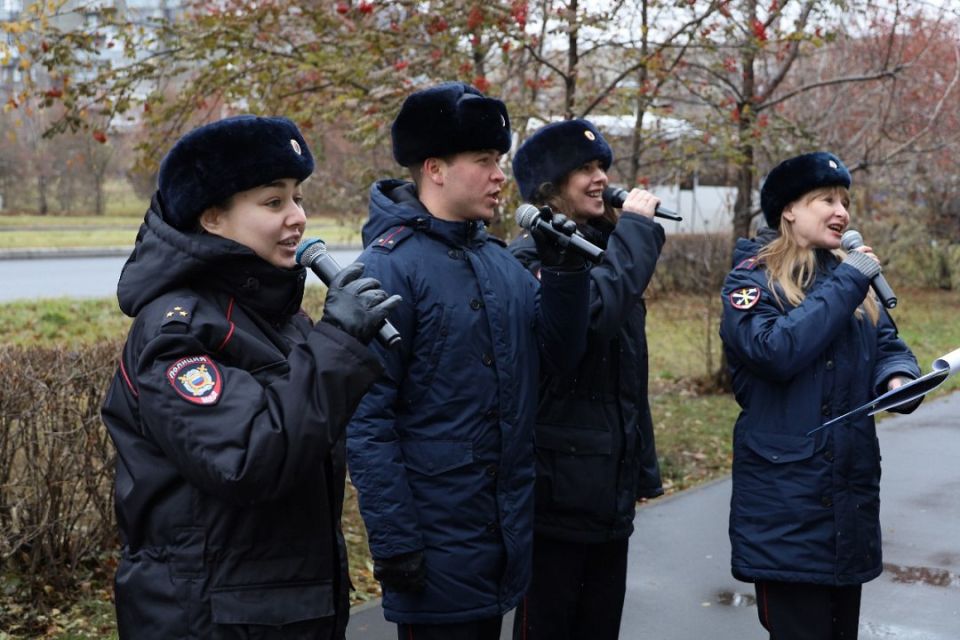 Полицейские Кузбасса поздравили ветерана Великой Отечественной Войны Анну Котенко со 102-летием Полицейские Кузбасса поздравили ветерана Великой Отечественной Войны Анну Котенко со 102-летием