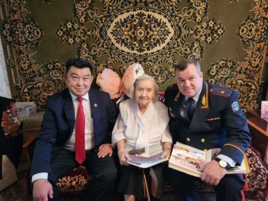 Персональный парад и концерт под окнами: участнице Великой Отечественной войны, ветерану МВД Анне Васильевне Котенко исполнилось 102 года