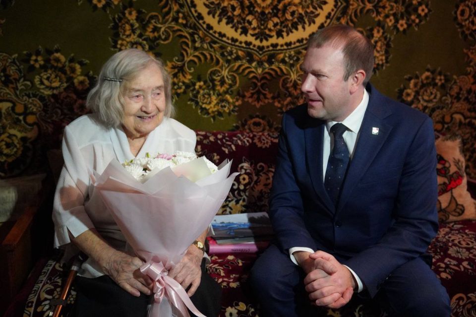 Доблесть Кузбасса: участник Великой Отечественной войны Анна Васильевна Котенко сегодня отмечает 102-й день рождения Доблесть Кузбасса: участник Великой Отечественной войны Анна Васильевна Котенко сегодня отмечает 102-й день рождения