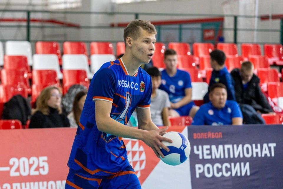 Волейболисты кемеровской Спортивной школы №1 готовятся к суперфиналу международного первенства «Локоволей-2025» Волейболисты кемеровской Спортивной школы №1 готовятся к суперфиналу международного первенства «Локоволей-2025»