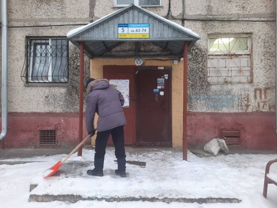 В Кемерове дорожные и коммунальные службы работают в зимнем режиме В Кемерове дорожные и коммунальные службы работают в зимнем режиме