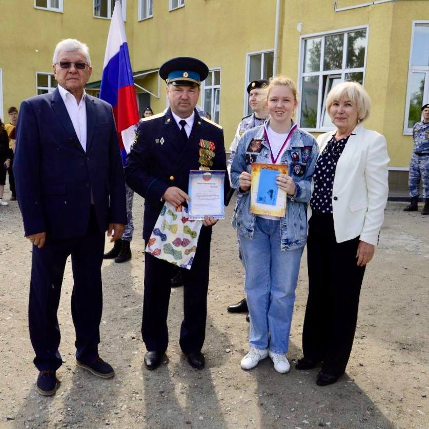 Сегодня в рубрике #ФССП_лица рассказываем о паре, которая второй десяток лет служит вместе, и является примером профессионализма, преданности делу и взаимной поддержки Сегодня в рубрике #ФССП_лица рассказываем о паре, которая второй десяток лет служит вместе, и является примером профессионализма, преданности делу и взаимной поддержки