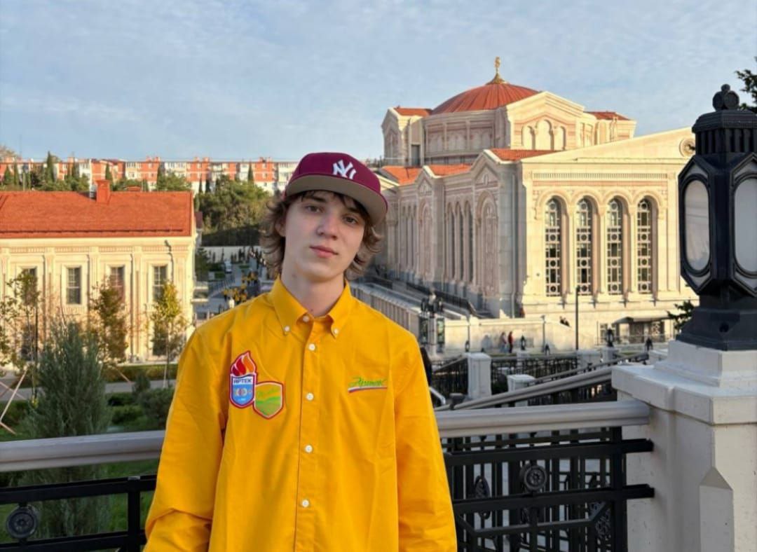 Шестерых кемеровских школьников отметили на Всероссийском конкурсе «Большая перемена» Шестерых кемеровских школьников отметили на Всероссийском конкурсе «Большая перемена»