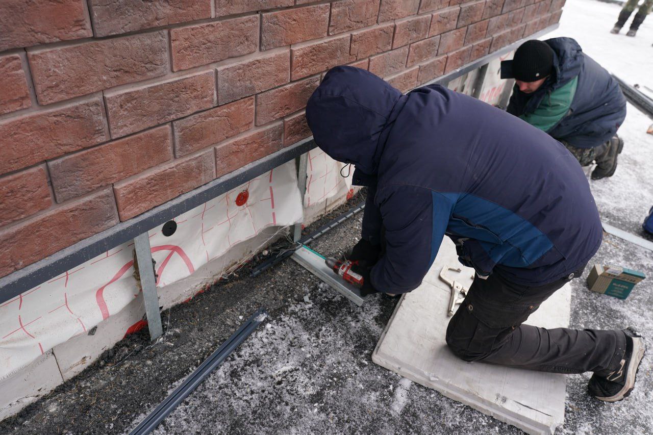 Глава города Кемерово Дмитрий Анисимов рассказал о ходе капитального ремонта школы №10 Глава города Кемерово Дмитрий Анисимов рассказал о ходе капитального ремонта школы №10