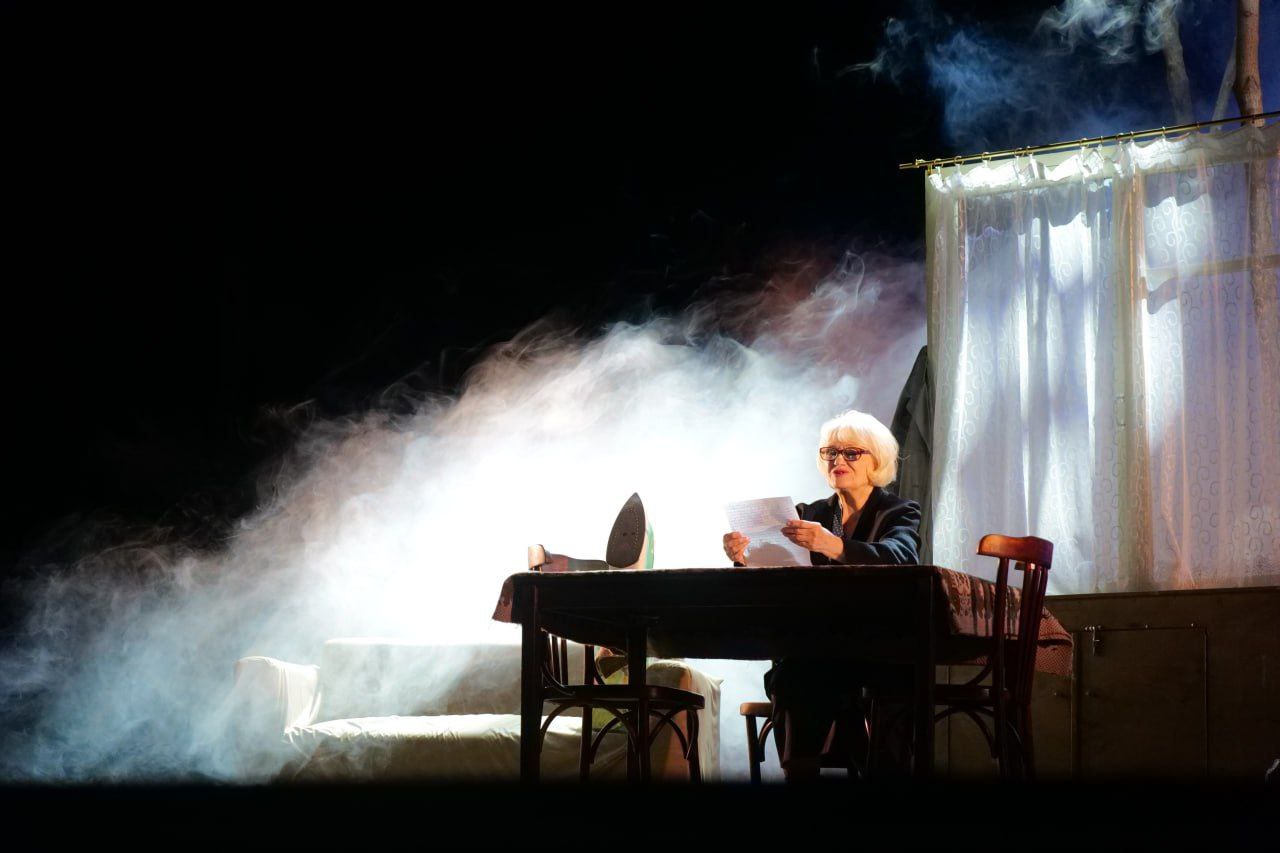 Глава города Кемерово Дмитрий Анисимов рассказал о бенефисе Лидии Николаевны Цукановой — актрисы кемеровского драматического театра, народной артистки России Глава города Кемерово Дмитрий Анисимов рассказал о бенефисе Лидии Николаевны Цукановой — актрисы кемеровского драматического театра, народной артистки России