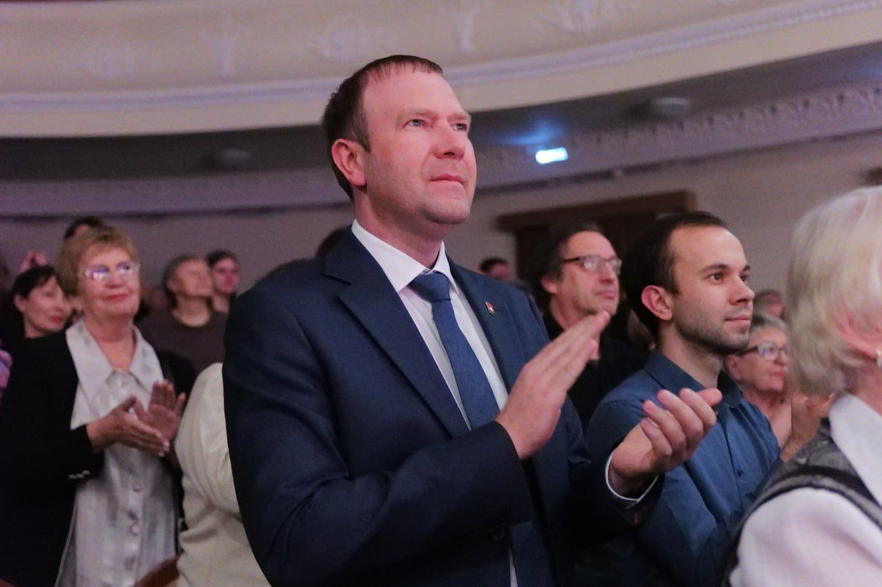 Глава города Кемерово Дмитрий Анисимов рассказал о бенефисе Лидии Николаевны Цукановой — актрисы кемеровского драматического театра, народной артистки России Глава города Кемерово Дмитрий Анисимов рассказал о бенефисе Лидии Николаевны Цукановой — актрисы кемеровского драматического театра, народной артистки России