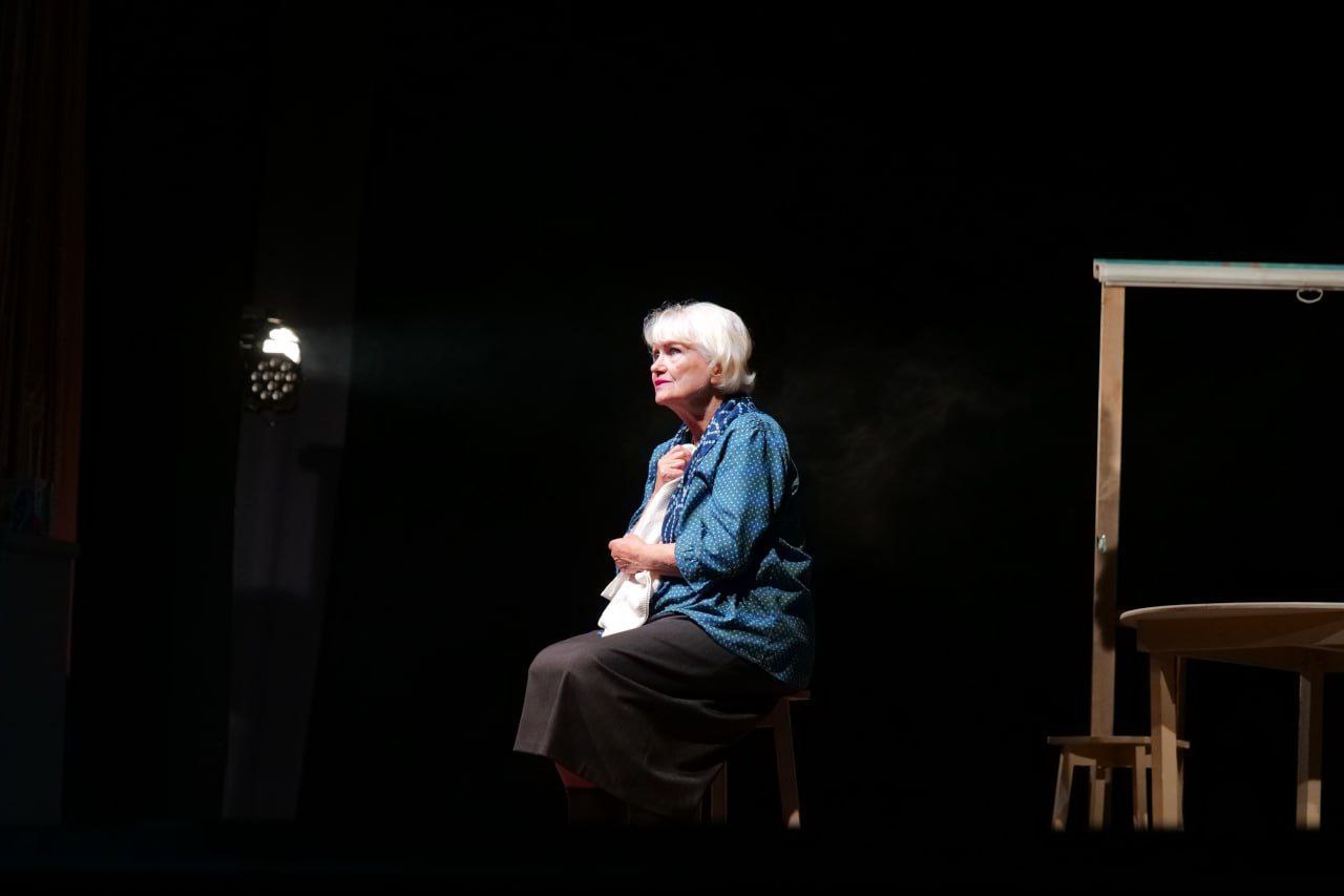 Глава города Кемерово Дмитрий Анисимов рассказал о бенефисе Лидии Николаевны Цукановой — актрисы кемеровского драматического театра, народной артистки России Глава города Кемерово Дмитрий Анисимов рассказал о бенефисе Лидии Николаевны Цукановой — актрисы кемеровского драматического театра, народной артистки России