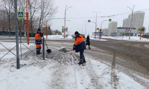 Последствия снегопада в Кемерове устраняют 66 спецмашин
