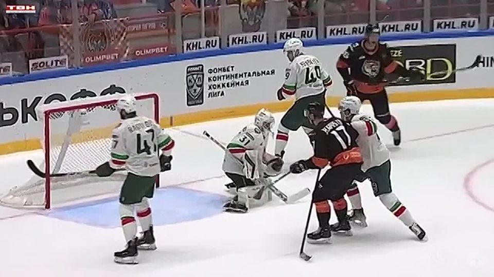 "Металлург" покинул защитник Алексей Пузанов