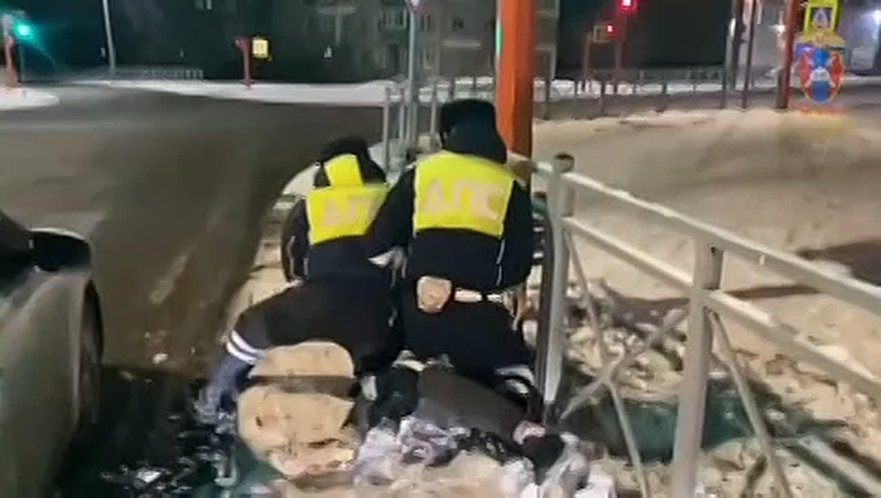 Пьяный водитель уснул за рулём в Кемерове