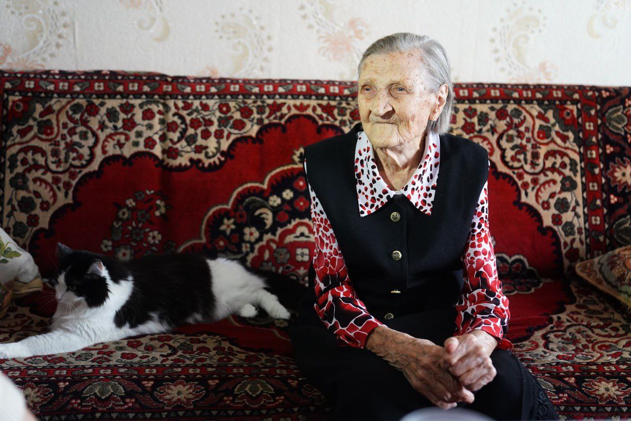 Поздравления сегодня принимает кемеровчанка Зоя Фёдоровна Плотникова: труженице тыла исполнилось 103 года Поздравления сегодня принимает кемеровчанка Зоя Фёдоровна Плотникова: труженице тыла исполнилось 103 года