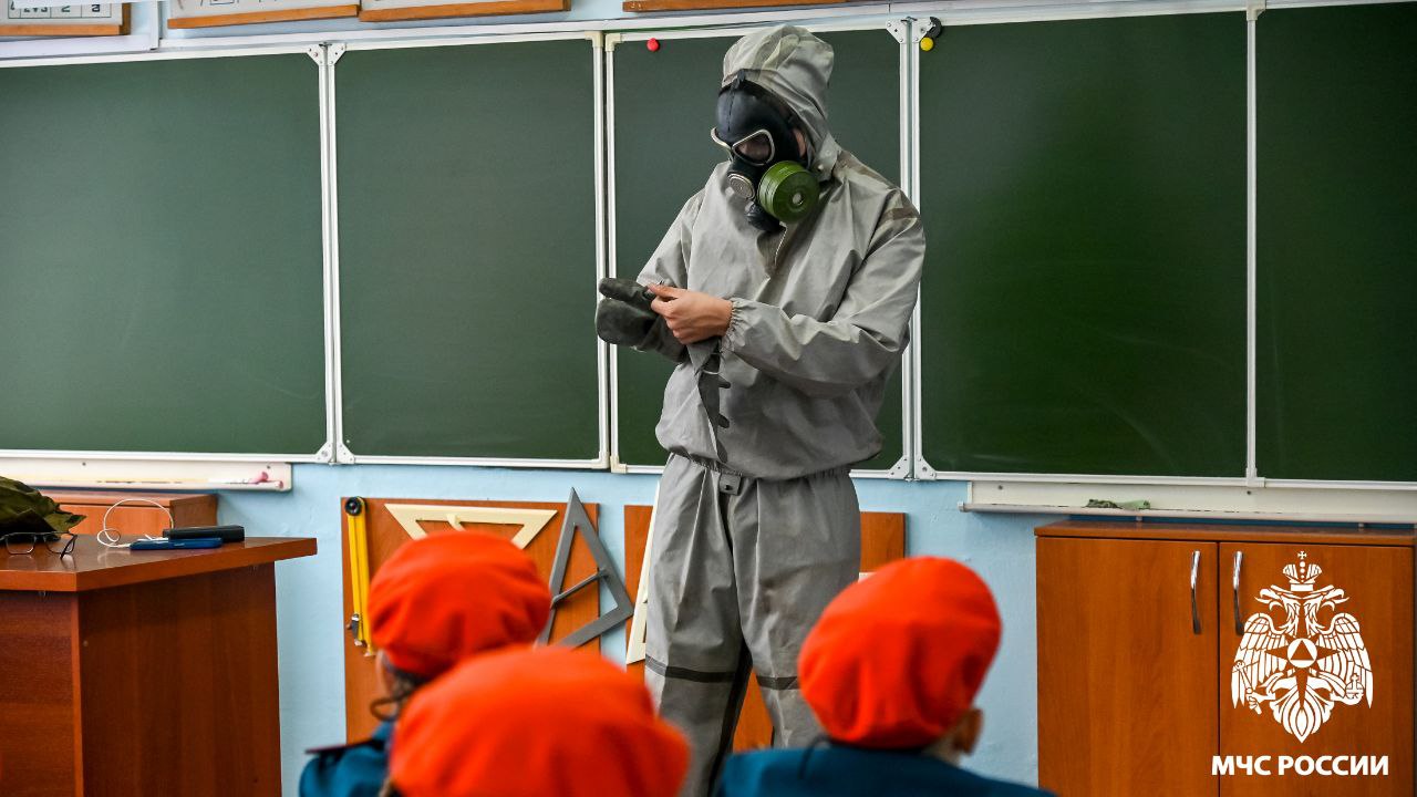 Старшие кадеты передали знания младшим Старшие кадеты передали знания младшим