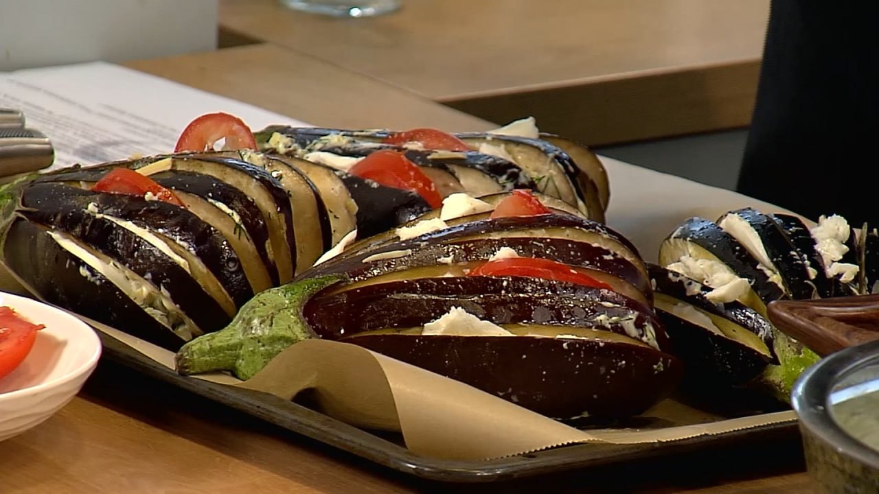 В мире театра есть особенные люди - те, кто не просто играет роли, а живёт искусством В мире театра есть особенные люди - те, кто не просто играет роли, а живёт искусством