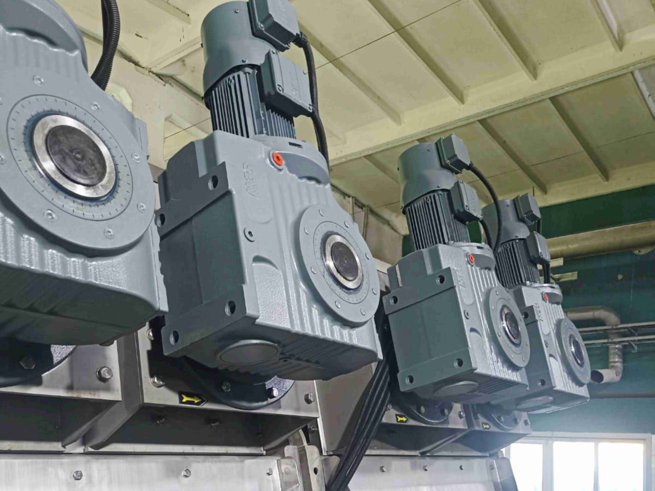 #ГоворимО_ЖКХ. В 2009 году в городе был достроен и введён в эксплуатацию цех механического обезвоживания осадка сточных вод, что позволило более эффективно и быстро справляться с поступающими со всего города объёмами... #ГоворимО_ЖКХ. В 2009 году в городе был достроен и введён в эксплуатацию цех механического обезвоживания осадка сточных вод, что позволило более эффективно и быстро справляться с поступающими со всего города объёмами...