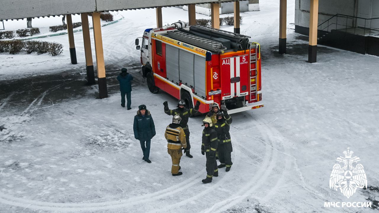 Старшие кадеты передали знания младшим Старшие кадеты передали знания младшим