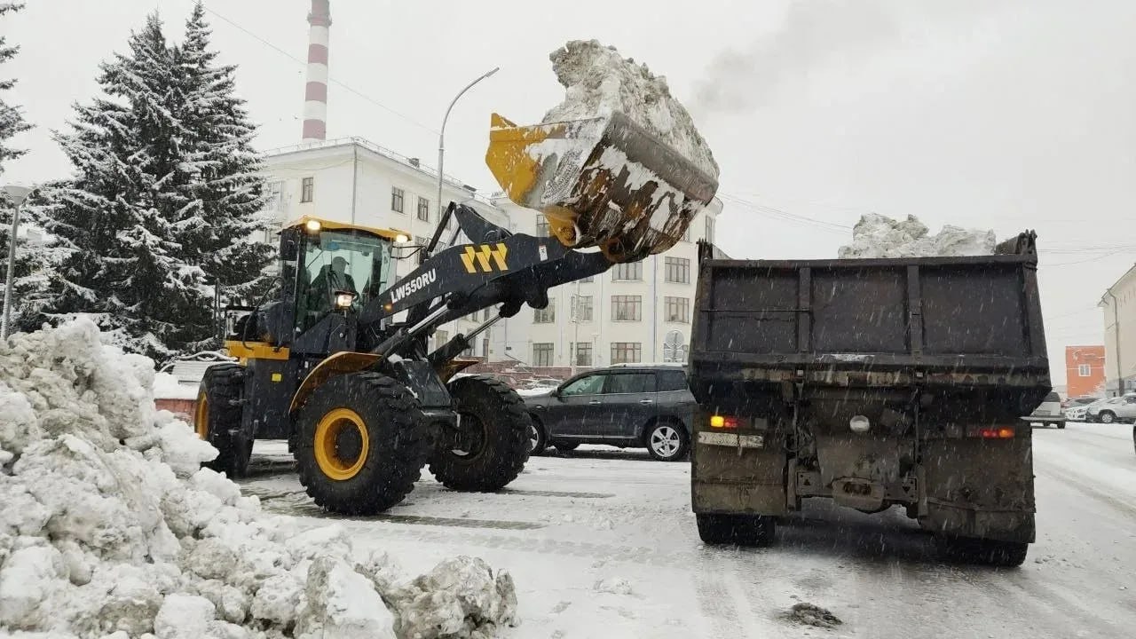 Илья Середюк поручил главам и министерству дорожного комплекса оперативнее реагировать на сообщения жителей