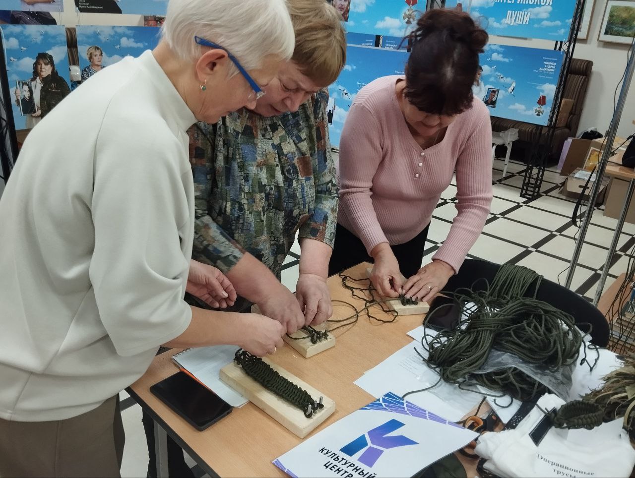 Культурный центр города Кемерово собрал гуманитарный груз весом более 200 килограммов для наших бойцов Культурный центр города Кемерово собрал гуманитарный груз весом более 200 килограммов для наших бойцов