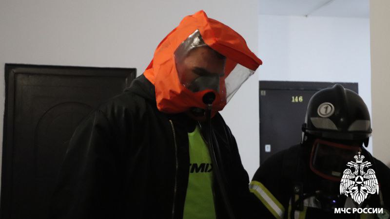 Спасение с высоты. Сегодня в Кемерове состоялись опытные пожарно-тактические учения, имитировавшие возгорание в многоэтажном доме после атаки беспилотника Спасение с высоты. Сегодня в Кемерове состоялись опытные пожарно-тактические учения, имитировавшие возгорание в многоэтажном доме после атаки беспилотника