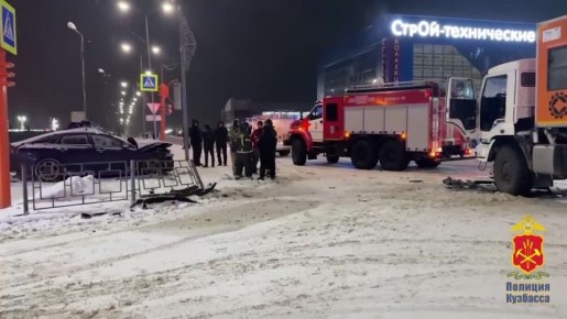 Смертельное ДТП в Ленинске-Кузнецком: столкнулись вахтовый автобус и легковушка